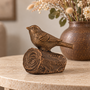 Keramische mini kunst urn vogel op tak (0,06L)
