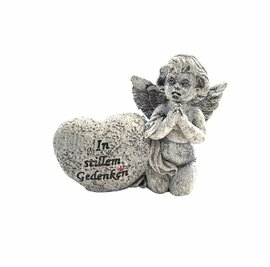 Engeltje naast hart In stellem Gedenken