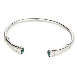 As armband zilverkleurig met groene steentjes (opruiming)